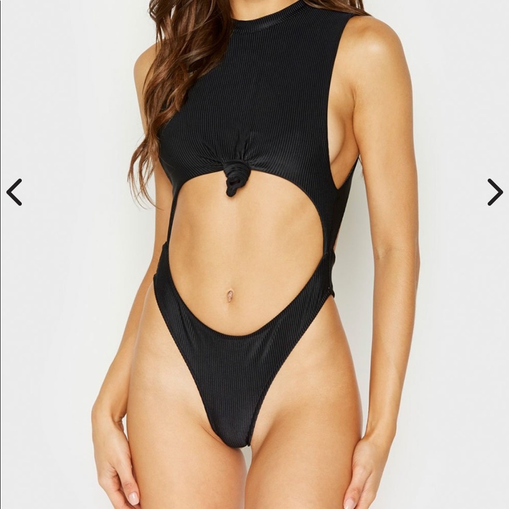 Frankies Bikinis Blake one piece NWT large